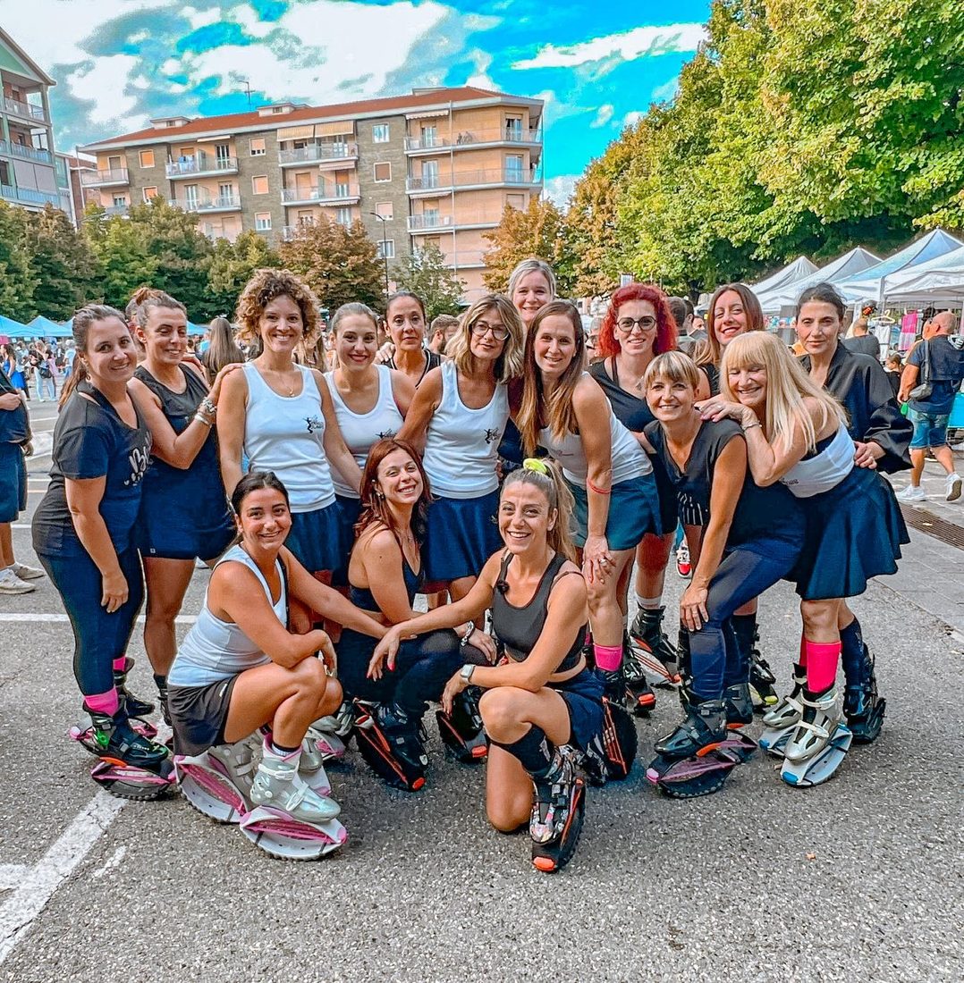 Le donne del gruppo Kangoo in un evento insieme