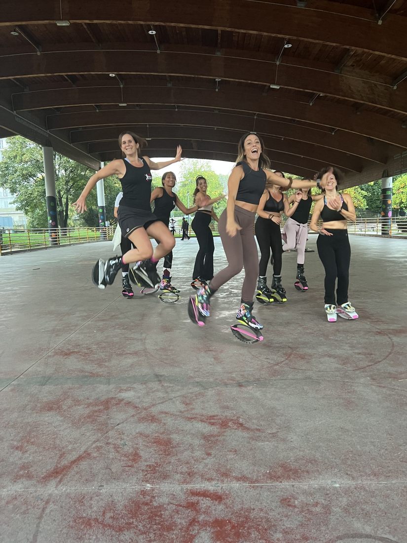 Le allieve si muovono durante una lezione Kangoo